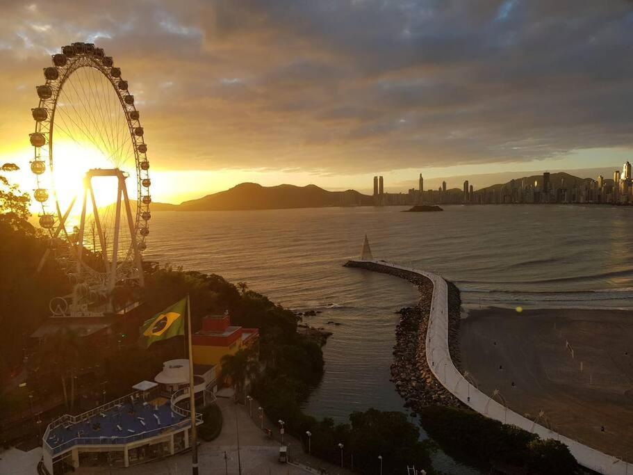 Piscina A Beira-Mar, Tranquilidade E Qualidade No Melhor De Bc Balneario Camboriu Exterior photo