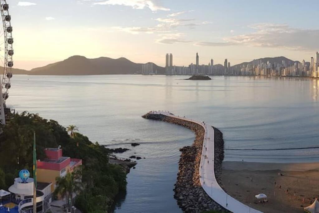 Piscina A Beira-Mar, Tranquilidade E Qualidade No Melhor De Bc Balneario Camboriu Exterior photo